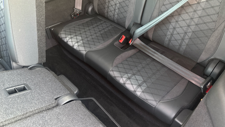 Volkswagen Tayron 1.5 eTSI R-Line 5dr DSG7 [7 Seat] Petrol Estate